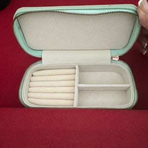 Travel jewelry organizer